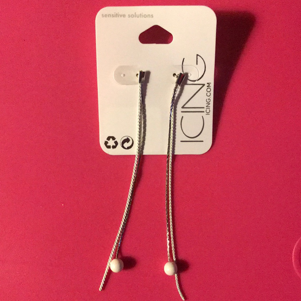Dangling Icing Earrings 6$